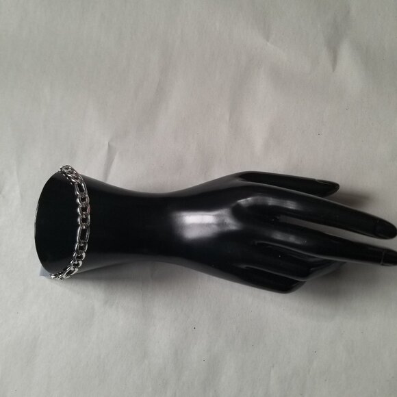 Claire's Silver Chain Link Bracelet - Picture 1 of 5
